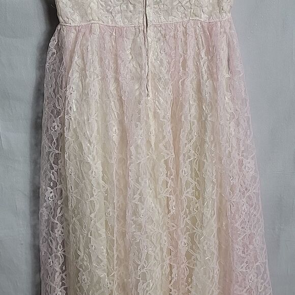 VINTAGE.. baby pink, lace dress.. prom, bridesmaids, costume.. - Picture 9 of 16